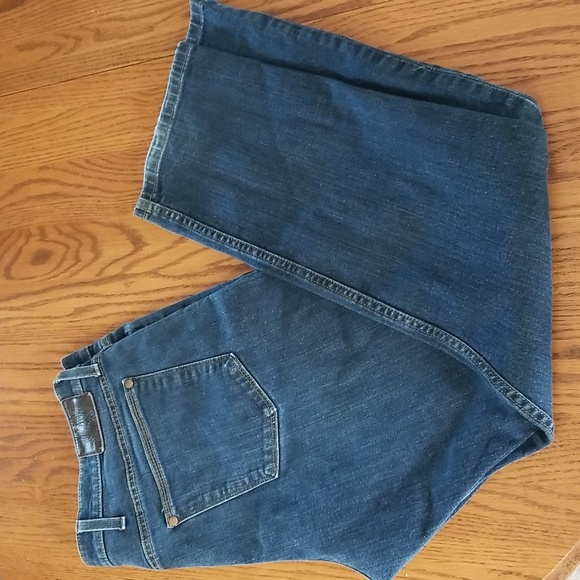 Smith & Rogue - Picture 1 of 8